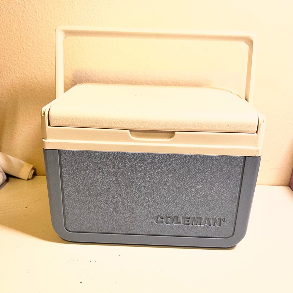 Coleman Model 5205 Personal Cooler Blue White Vintage 8-10 Quart Made in USA
